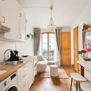 https://apt-cosy-and-confortable-in-the-18th.fr-paris.fr